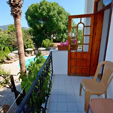 Garden Bloom Отель Дальян