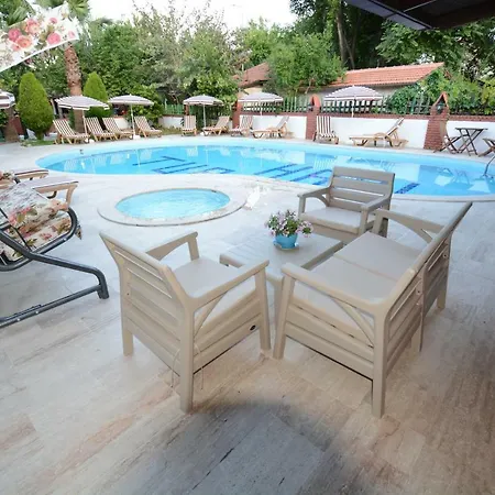 Garden Bloom Отель